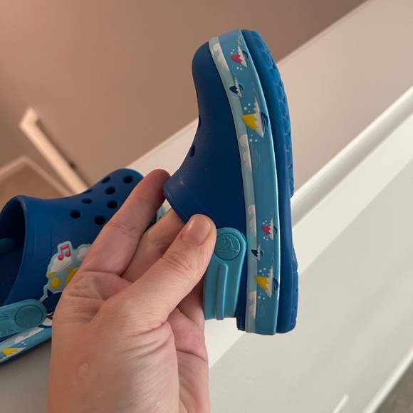 Baby Shark Crocs 🦈 - Picture 5 of 5